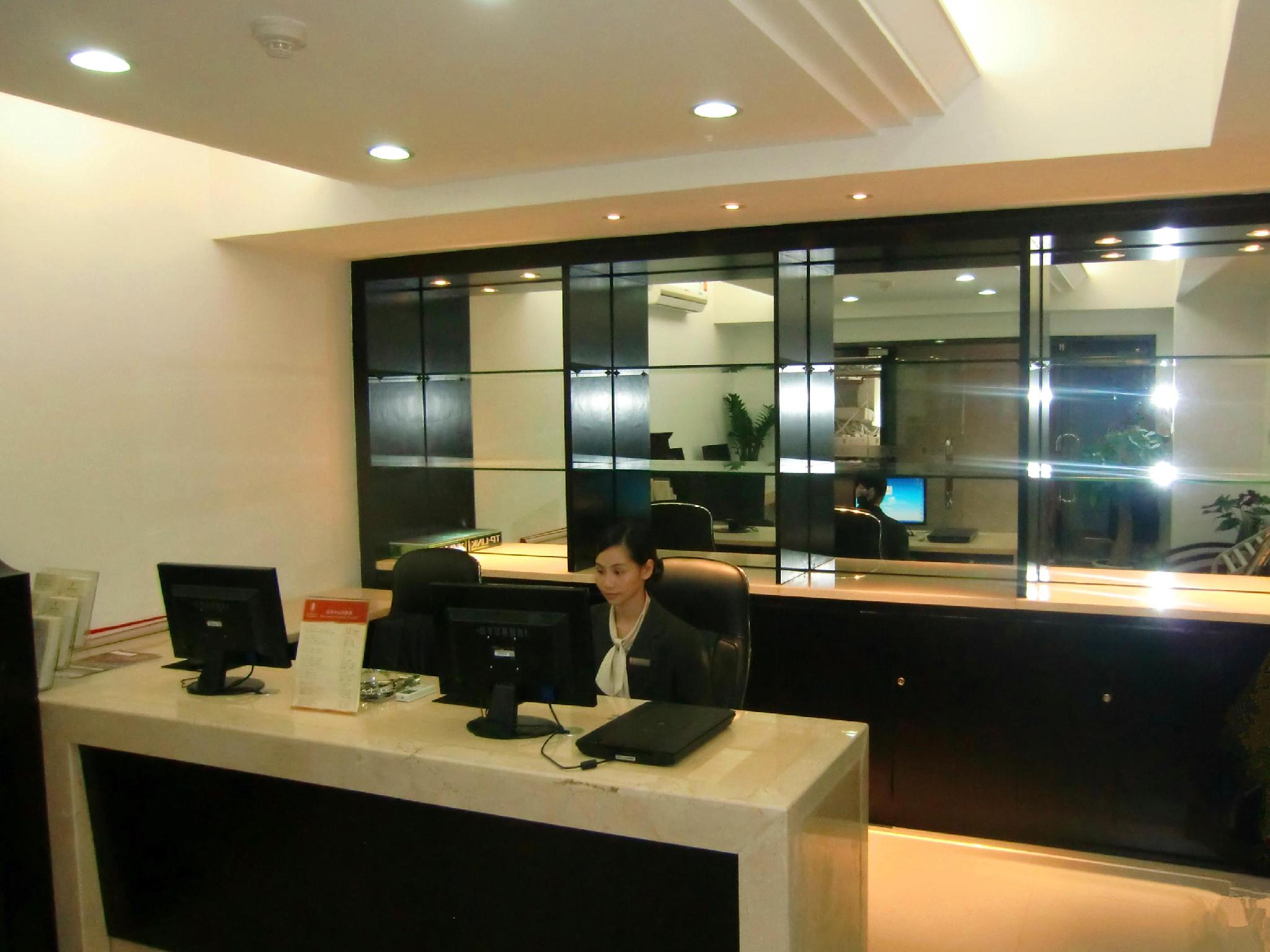 Libo Business Hotel Libo Business Hotel is a popular choice amongst travelers in Guangzhou, whether exploring or just passing through. The hotel offers guests a range of services and amenities designed to provide comfort