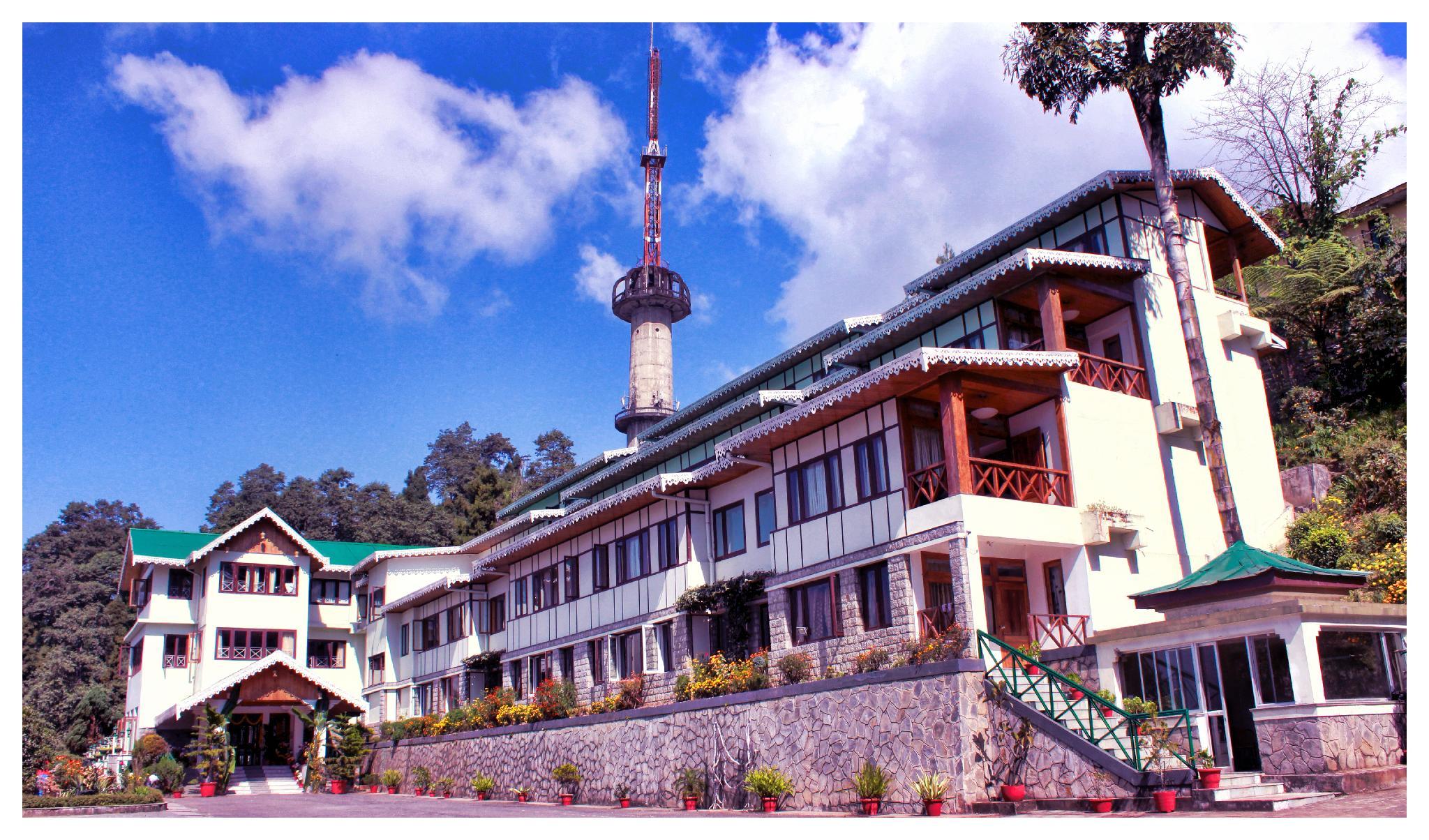 Hotel Mount Siniolchu Located in Chandmari, Hotel Mount Siniolchu is a perfect starting point from which to explore Gangtok. The property features a wide range of facilities to make your stay a pleasant experience. Free Wi