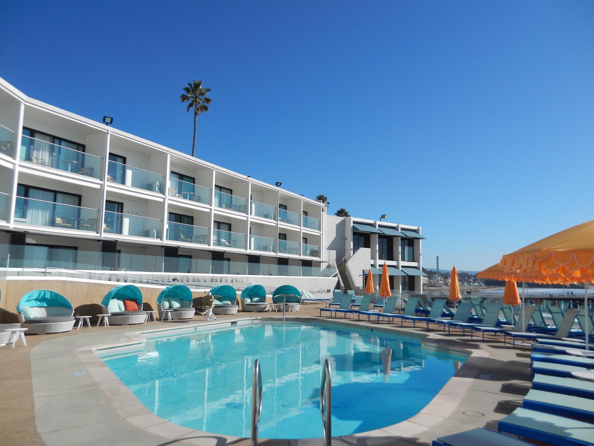 Dream Inn Santa Cruz The 4-star Dream Inn Santa Cruz offers comfort and convenience whether youre on business or holiday in Santa Cruz (CA). The property features a wide range of facilities to make your stay a pleasant e