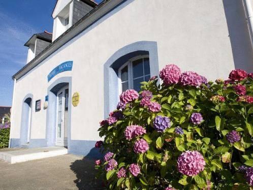This photo about Residence Marie-Galante - Locations professionnelles shared on HyHotel.com
