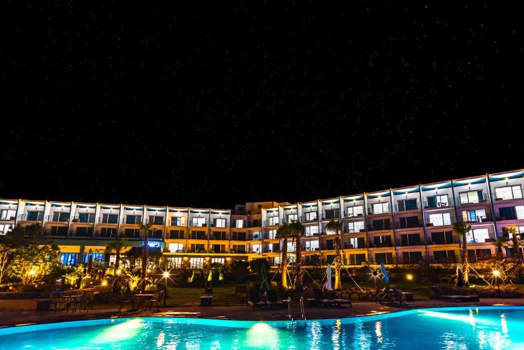Slide image 2 for Hallim Resort