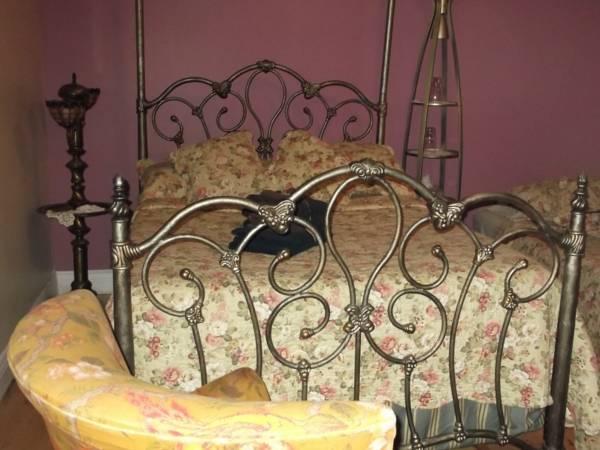 This photo about Au Coeur De Magog shared on HyHotel.com