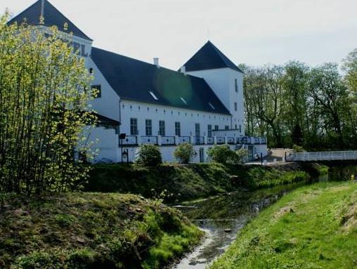 This photo about Vraa Slotshotel shared on HyHotel.com