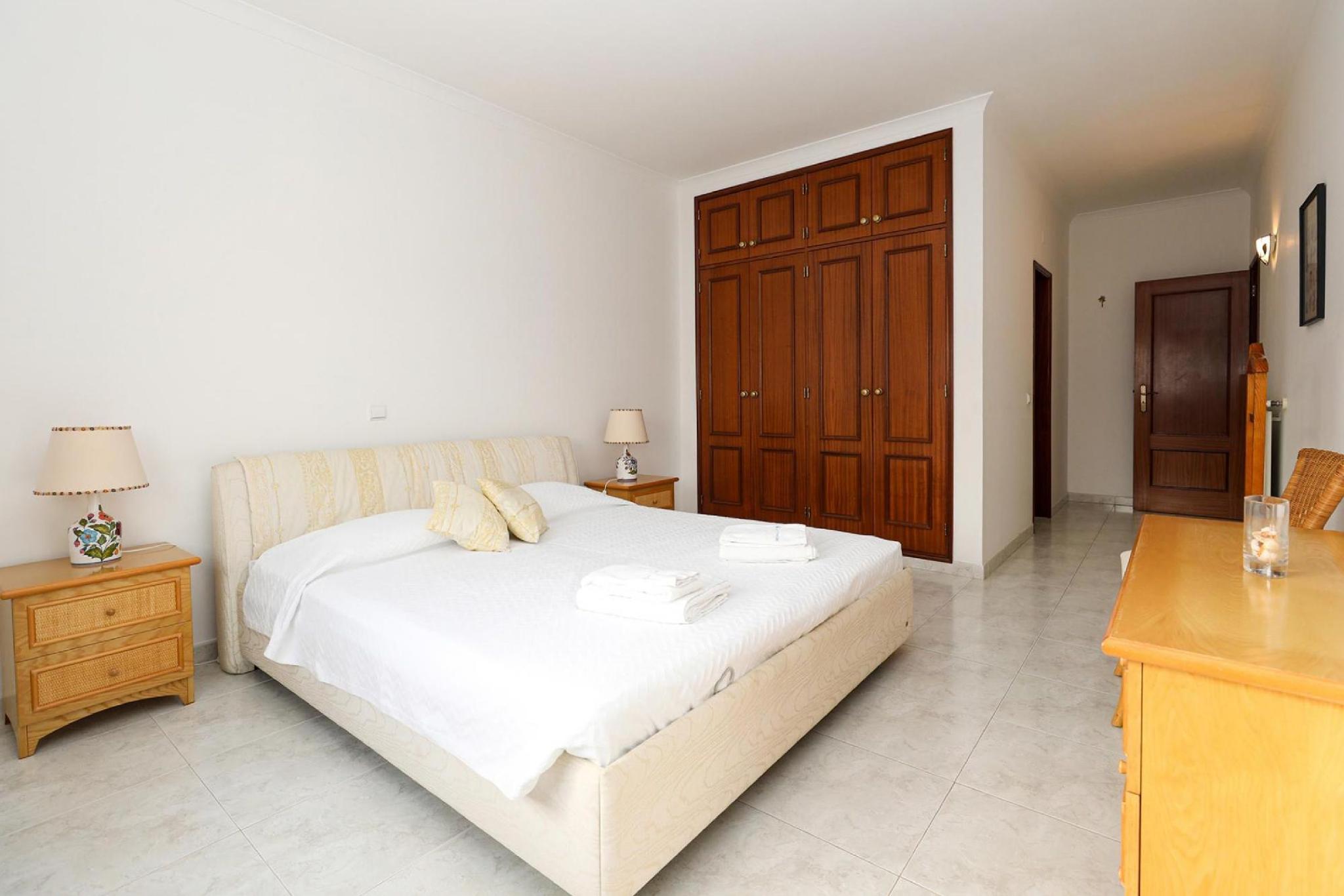 Slide image 2 for C19 - Do Mar Apartment in Lagos