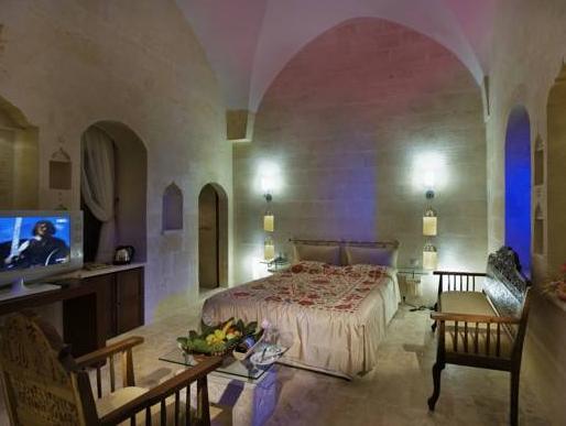 This photo about Kasr-i Nehroz Hotel shared on HyHotel.com