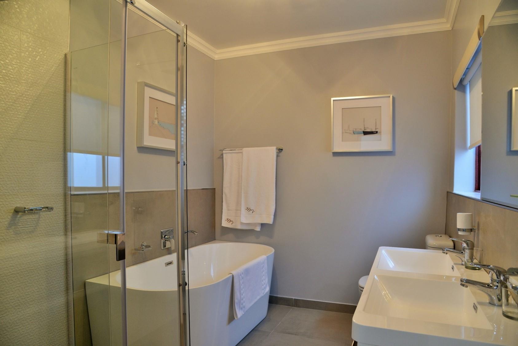 Hyde Park Guest House Set in a prime location of Johannesburg, Hyde Park Villas puts everything the city has to offer just outside your doorstep. The hotel offers a high standard of service and amenities to suit the indivi