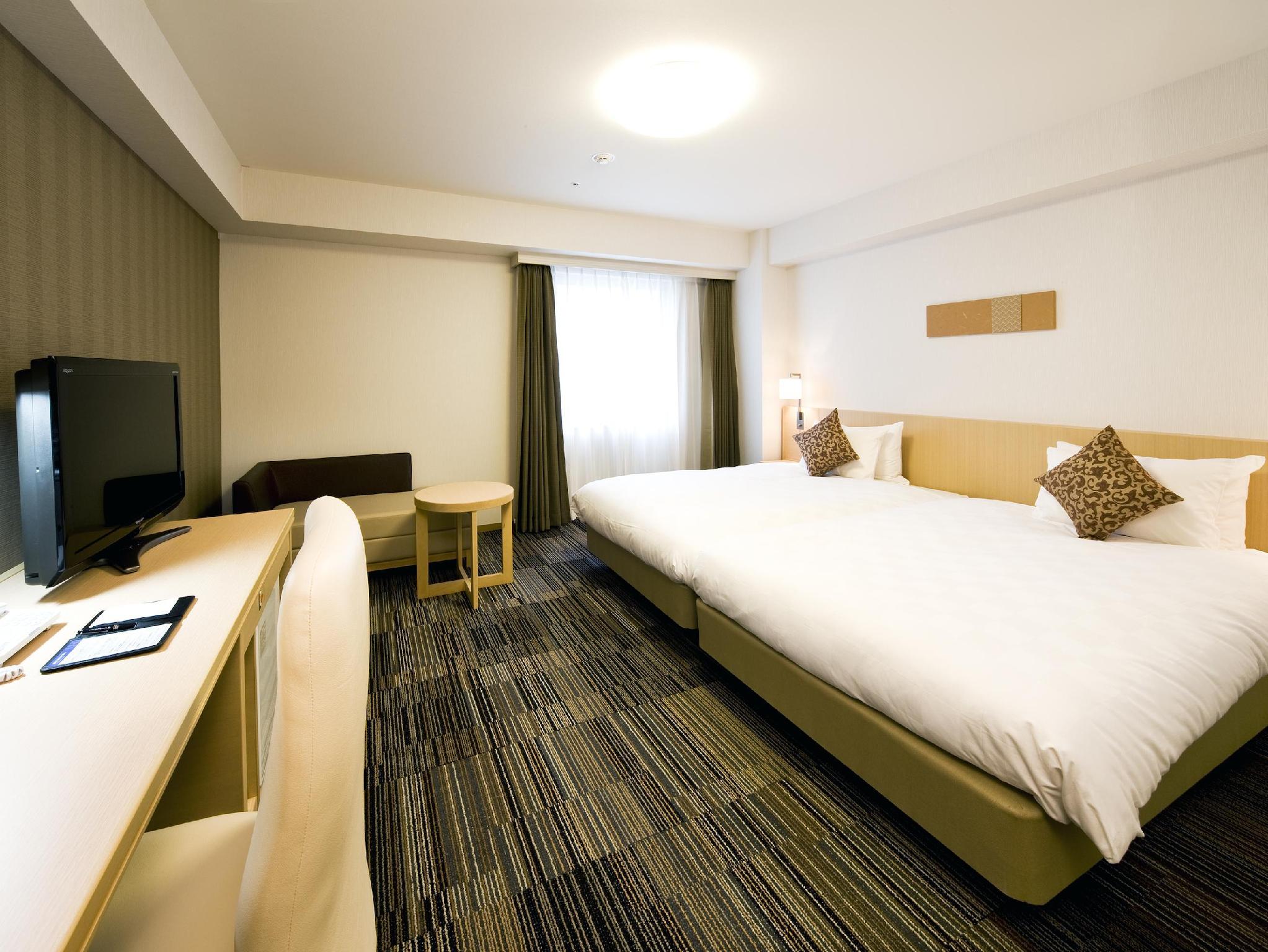 Daiwa Roynet Hotel Osaka-Uehonmachi Ideally located in the prime touristic area of Chuo Ward, Daiwa Roynet Hotel Osaka-Uehonmachi promises a relaxing and wonderful visit. Featuring a complete list of amenities, guests will find their st