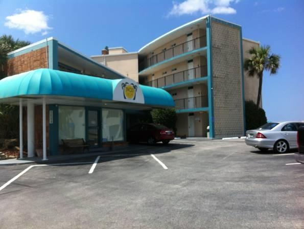 Cove Motel Oceanfront Located in Daytona Beach, Cove Motel Oceanfront is a perfect starting point from which to explore Daytona Beach (FL). The property features a wide range of facilities to make your stay a pleasant expe