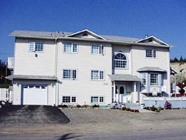 Midnight Sun Inn Stop at Midnight Sun Inn - Bed & Breakfast to discover the wonders of Whitehorse (YT). Featuring a complete list of amenities, guests will find their stay at the property a comfortable one. Free Wi-Fi