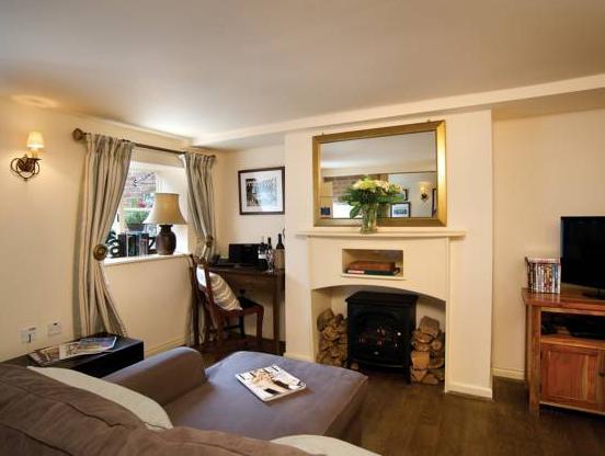 This photo about The Royal Oak Inn shared on HyHotel.com
