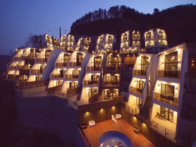 W Jiwoo Resort Exterior