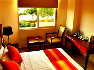 Sai Sea City Hotel Ideally located in the prime touristic area of Colombo Wellawatte beach, Sai Sea City Hotel promises a relaxing and wonderful visit. Offering a variety of facilities and services, the hotel provides a