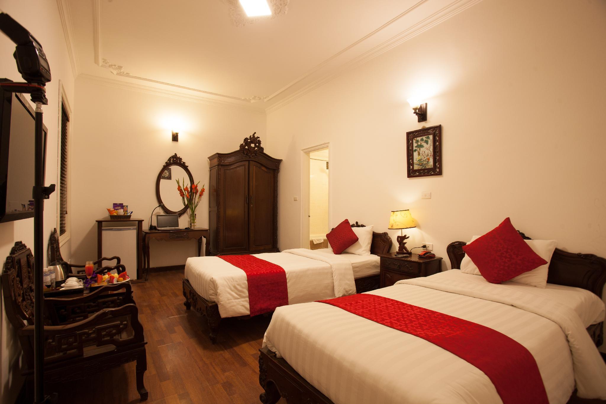 HESTIA LEGEND HOTEL The 3-star HESTIA LEGEND HOTEL offers comfort and convenience whether youre on business or holiday in Hanoi. Both business travelers and tourists can enjoy the propertys facilities and services. Ser