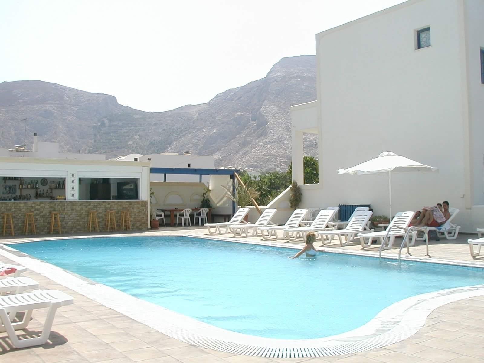 INO SANTORINI Ideally located in the Kamari area, INO SANTORINI promises a relaxing and wonderful visit. The property offers a wide range of amenities and perks to ensure you have a great time. To be found at the p