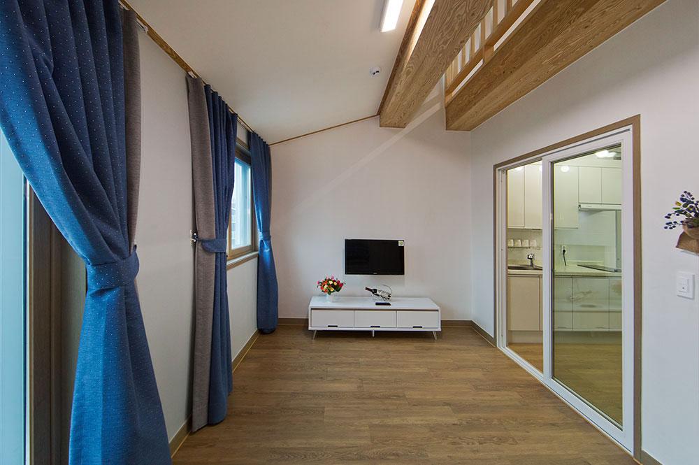 This photo about Apple tree303 shared on HyHotel.com