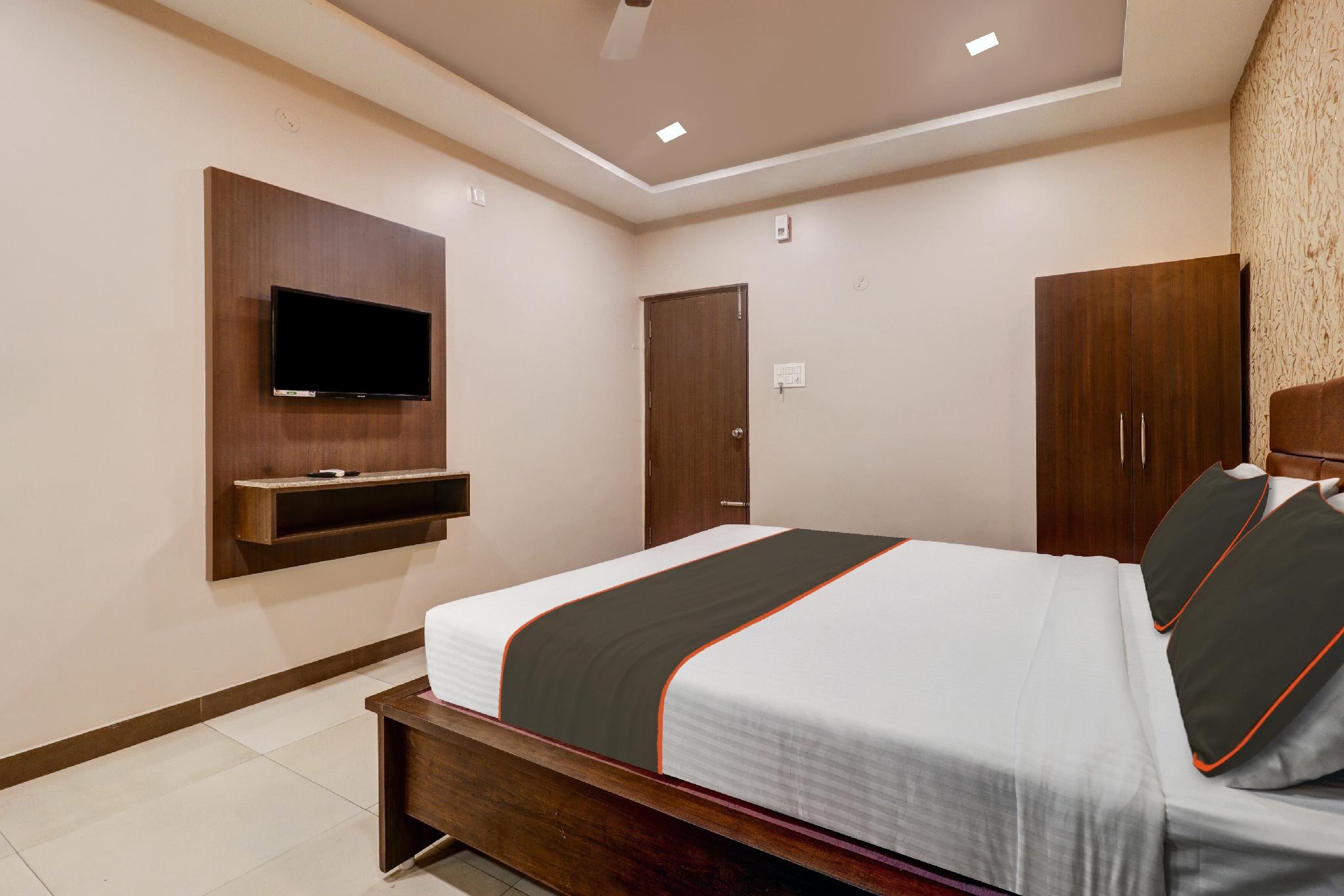 Slide image 1 for Collection O Emara Delight Executives Rooms