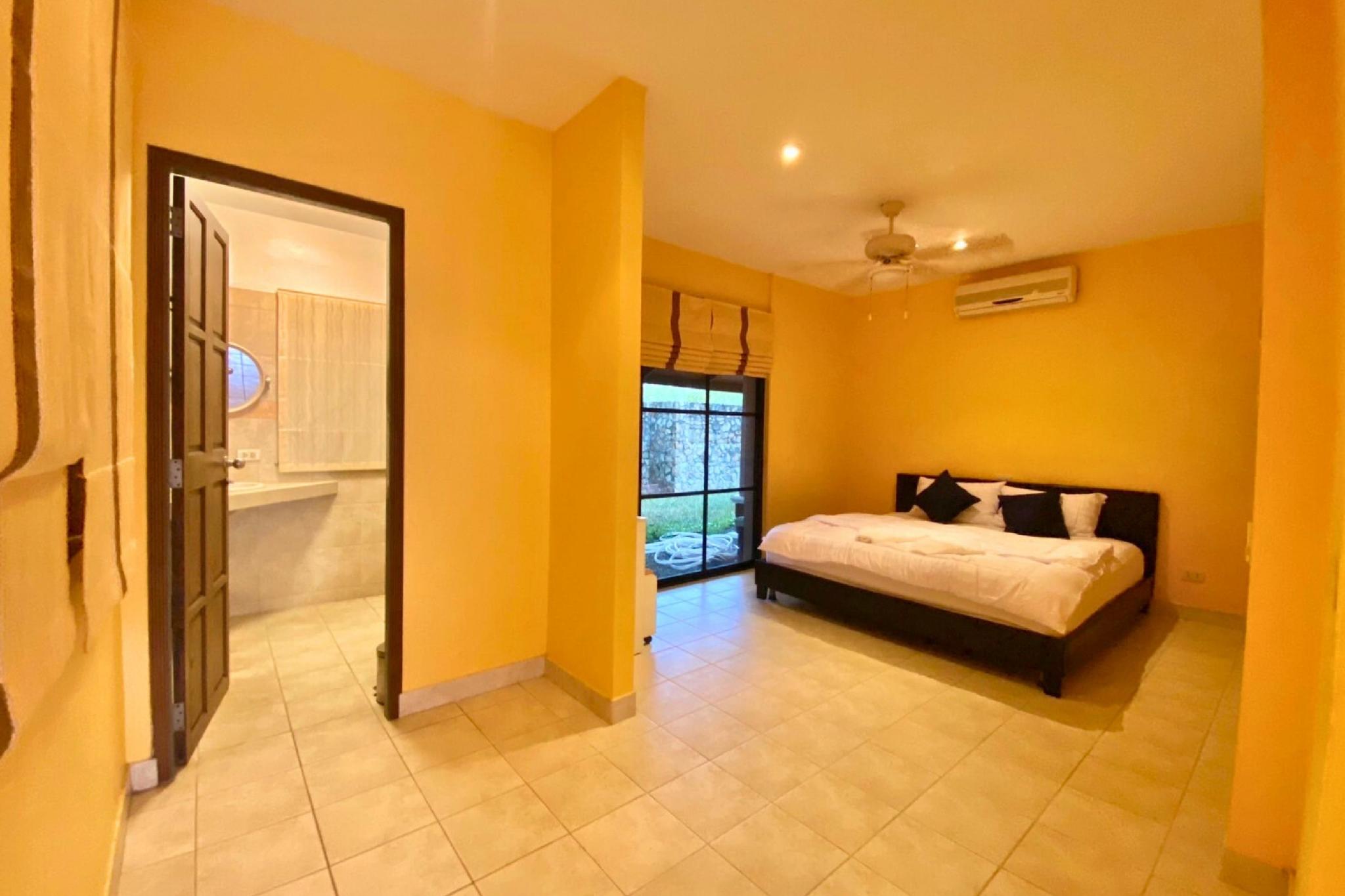 Slide image 2 for Luxury Pool Villa