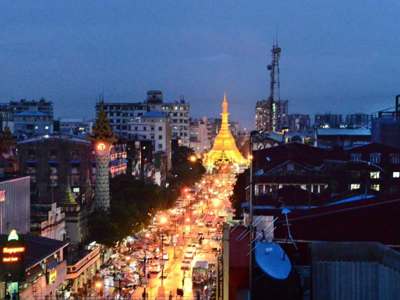 Hotel Grand United Chinatown Located in Downtown Yangon, Hotel Grand United Chinatown is a perfect starting point from which to explore Yangon. Featuring a complete list of amenities, guests will find their stay at the property a