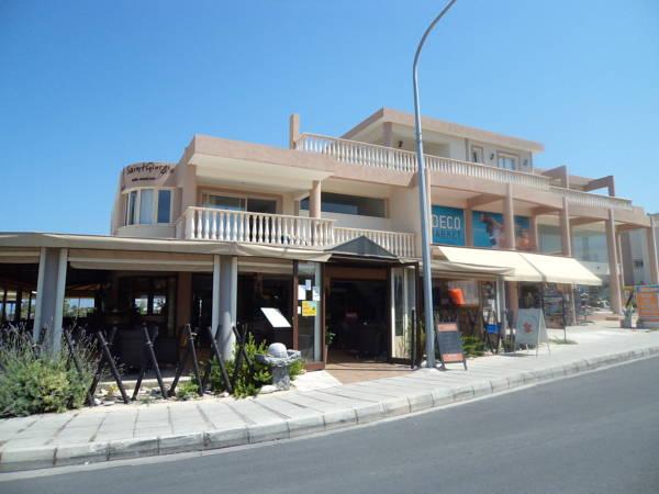 This photo about Antonescos Plaza shared on HyHotel.com