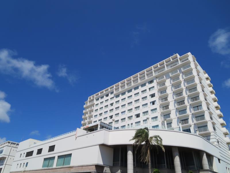 Hotel Atollemerald Miyakojima The 3-star Hotel Atollemerald Miyakojima offers comfort and convenience whether youre on business or holiday in Okinawa. Featuring a complete list of amenities, guests will find their stay at the pro