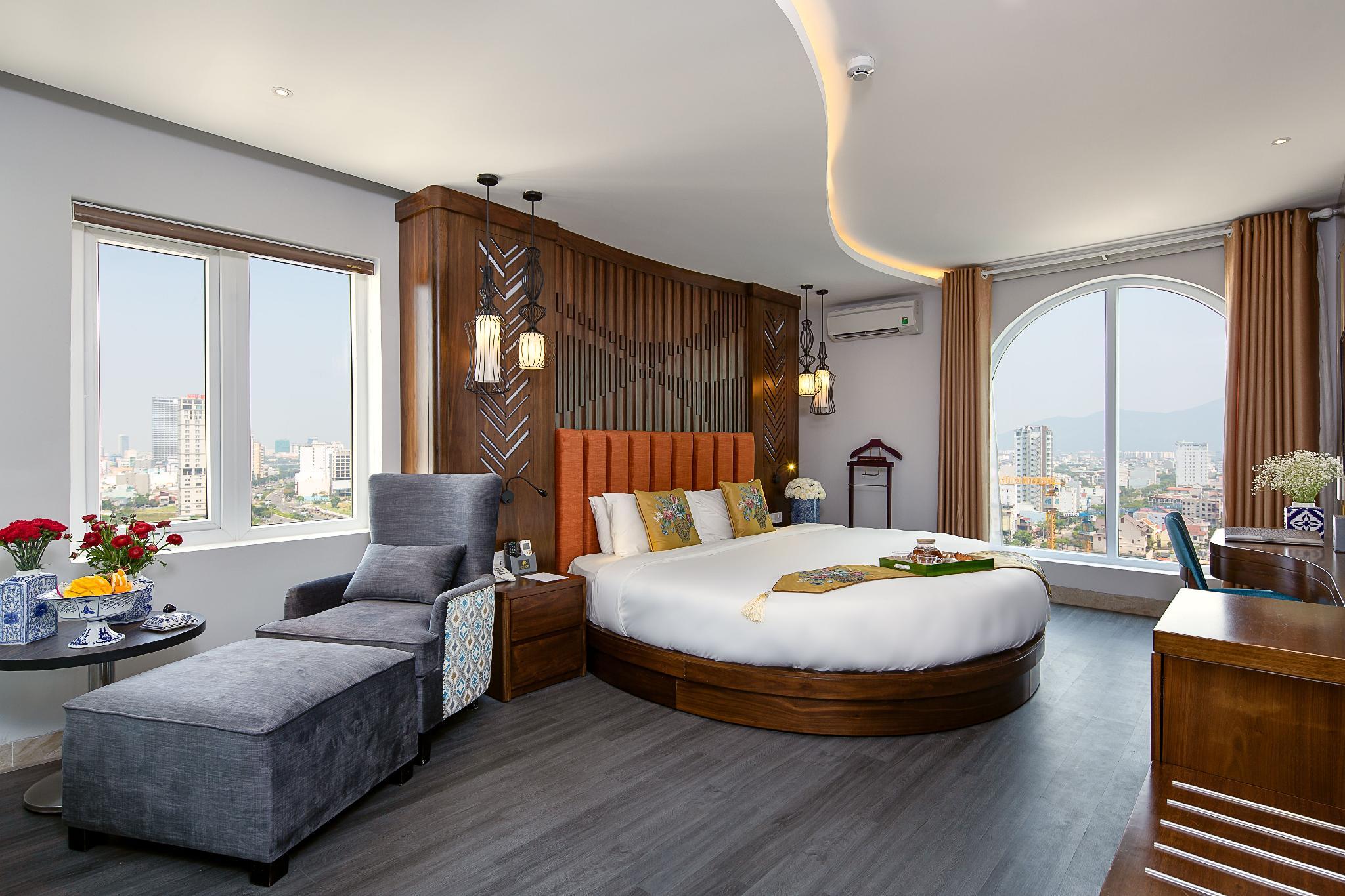 Parze Ocean Hotel & Spa Stop at Grant Hotel Da Nang Beach to discover the wonders of Da Nang. Both business travelers and tourists can enjoy the propertys facilities and services. To be found at the property are free Wi-Fi 