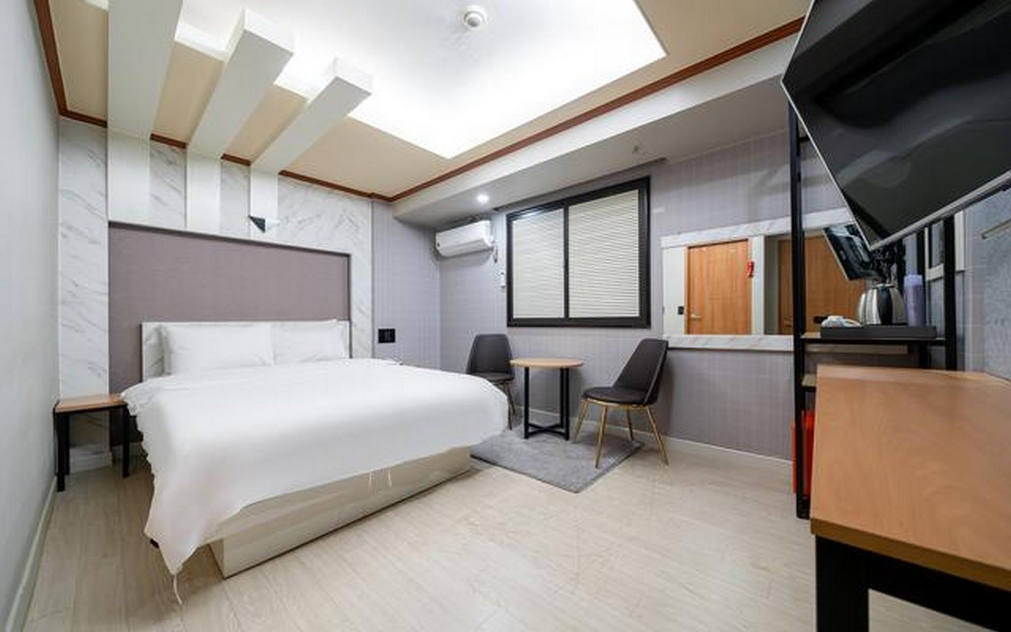 Slide image 1 for Sincheon Jamsil NU Hotel Sports Complex Advantages