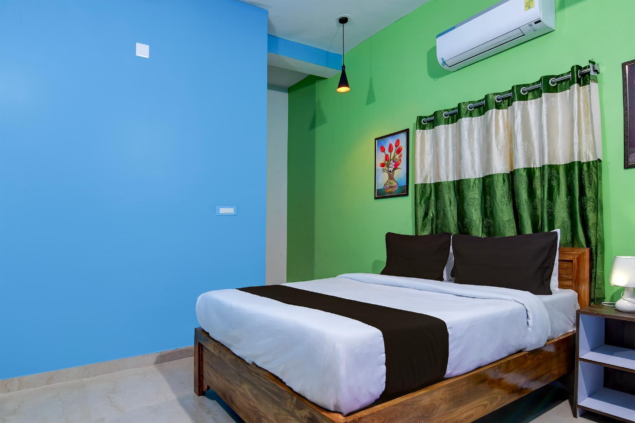 Slide image 1 for Hotel O Blue Valley