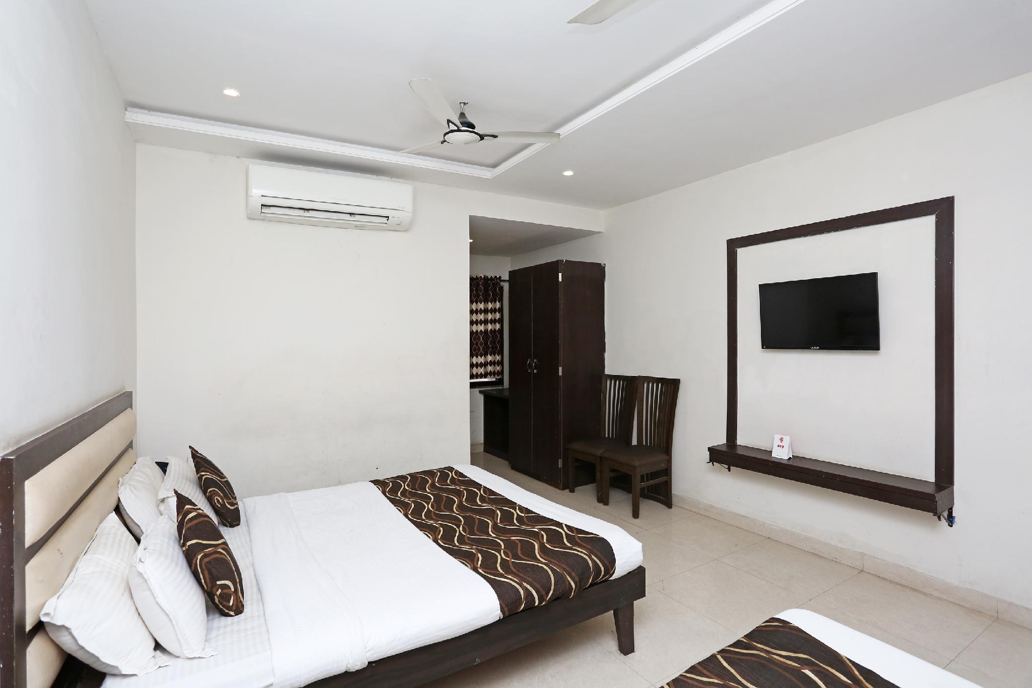 OYO 6359 Hotel Mezbaan Regency Set in a prime location of Raipur, OYO 6359 Hotel Mezbaan Regency puts everything the city has to offer just outside your doorstep. The property has everything you need for a comfortable stay. Free Wi