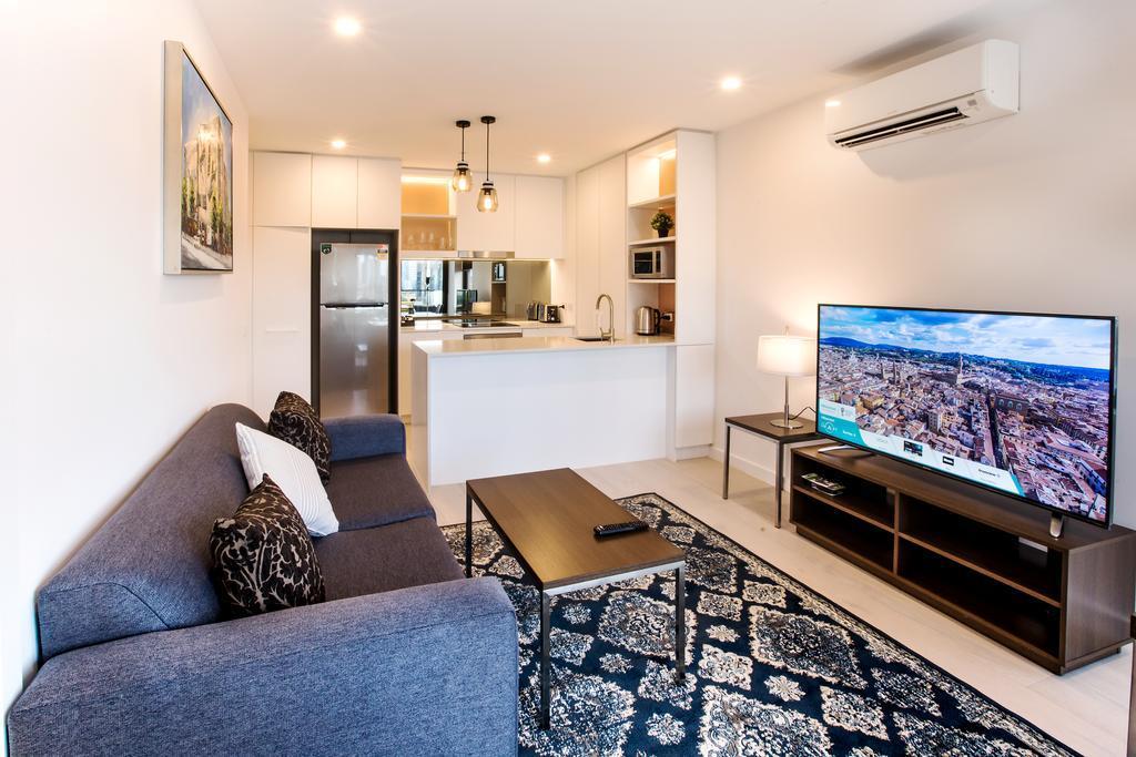 Spencer Street Apartments The 4.5-star Spencer Street Apartments offers comfort and convenience whether youre on business or holiday in Melbourne. The property offers a wide range of amenities and perks to ensure you have a g