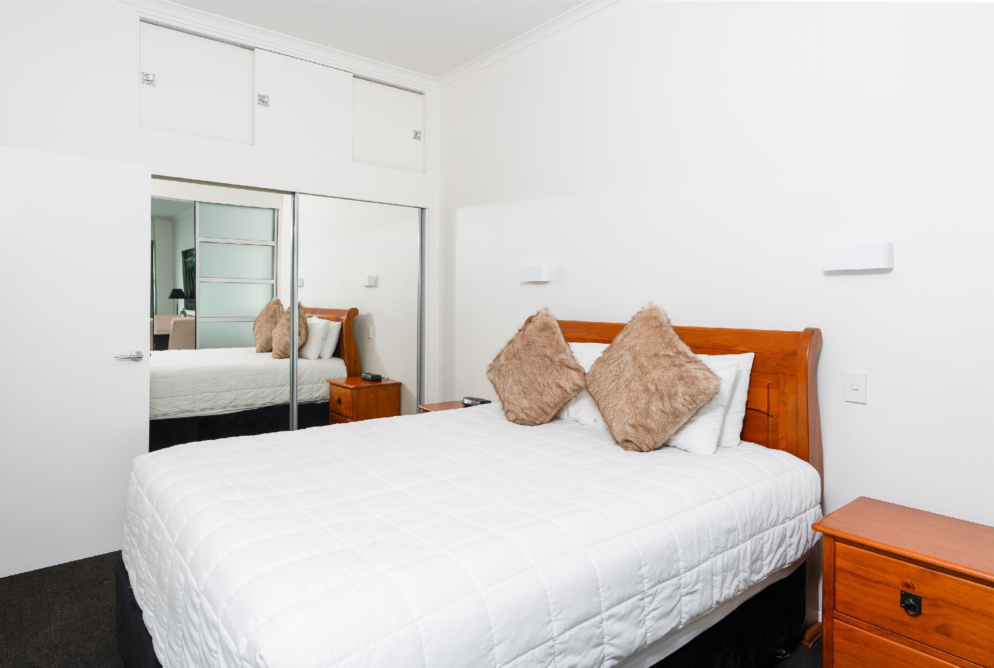 This photo about Waterfront Apartment in Princes Wharf shared on HyHotel.com