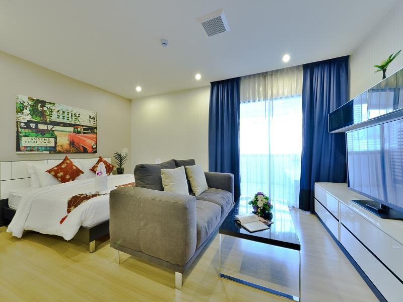 Skyy Residence Skyy Residence is conveniently located in the popular Sukhumvit area. The hotel has everything you need for a comfortable stay. Service-minded staff will welcome and guide you at the Skyy Residence. C