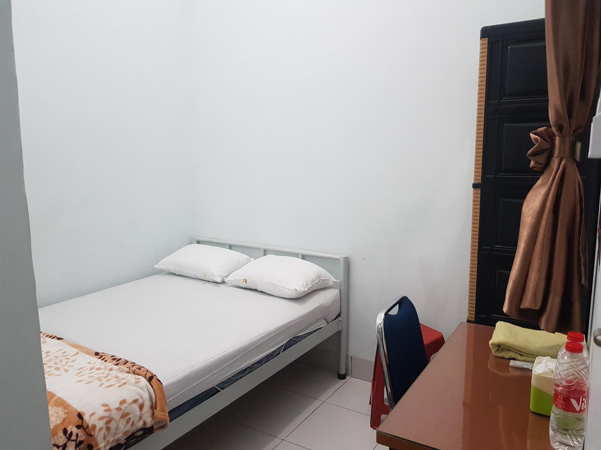 Hotel image for OYO 93951 Family Guesthouse