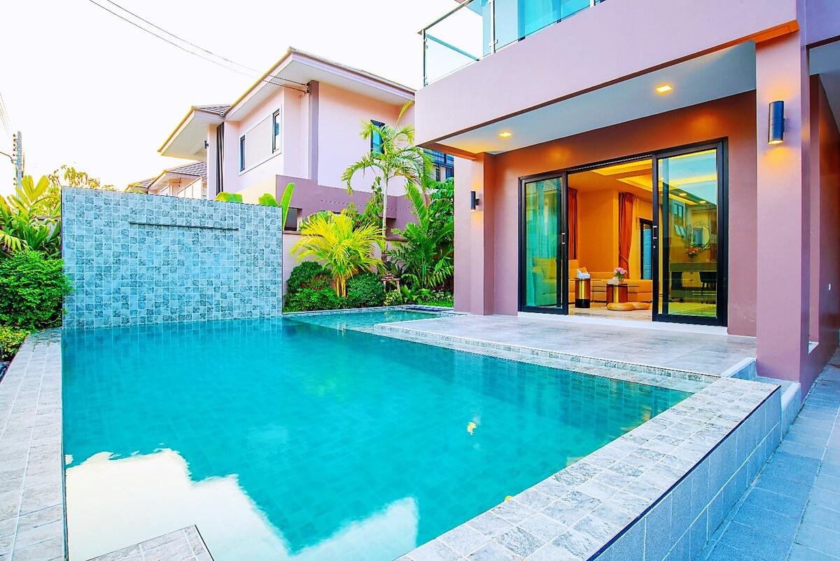 Slide image 1 for Near Jomtien All New Pool Villa