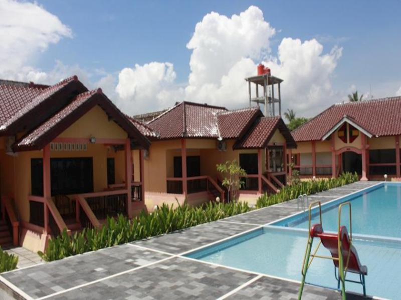 Batulayar Hotel The 1-star Batulayar Hotel offers comfort and convenience whether youre on business or holiday in Lombok. Both business travelers and tourists can enjoy the hotels facilities and services. 24-hour f