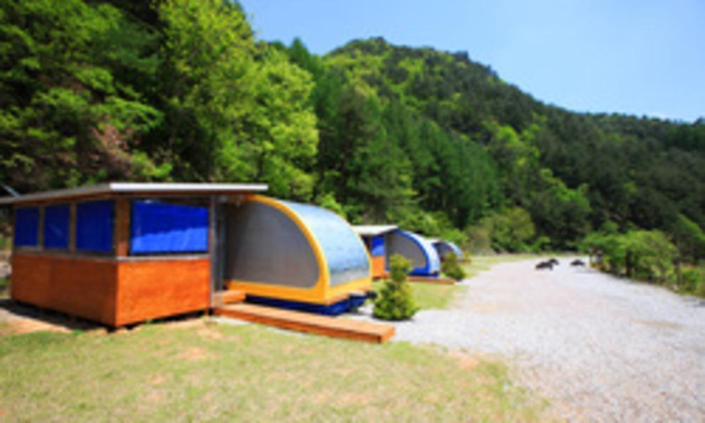 This photo about Four seasons pension Caravan 4 shared on HyHotel.com