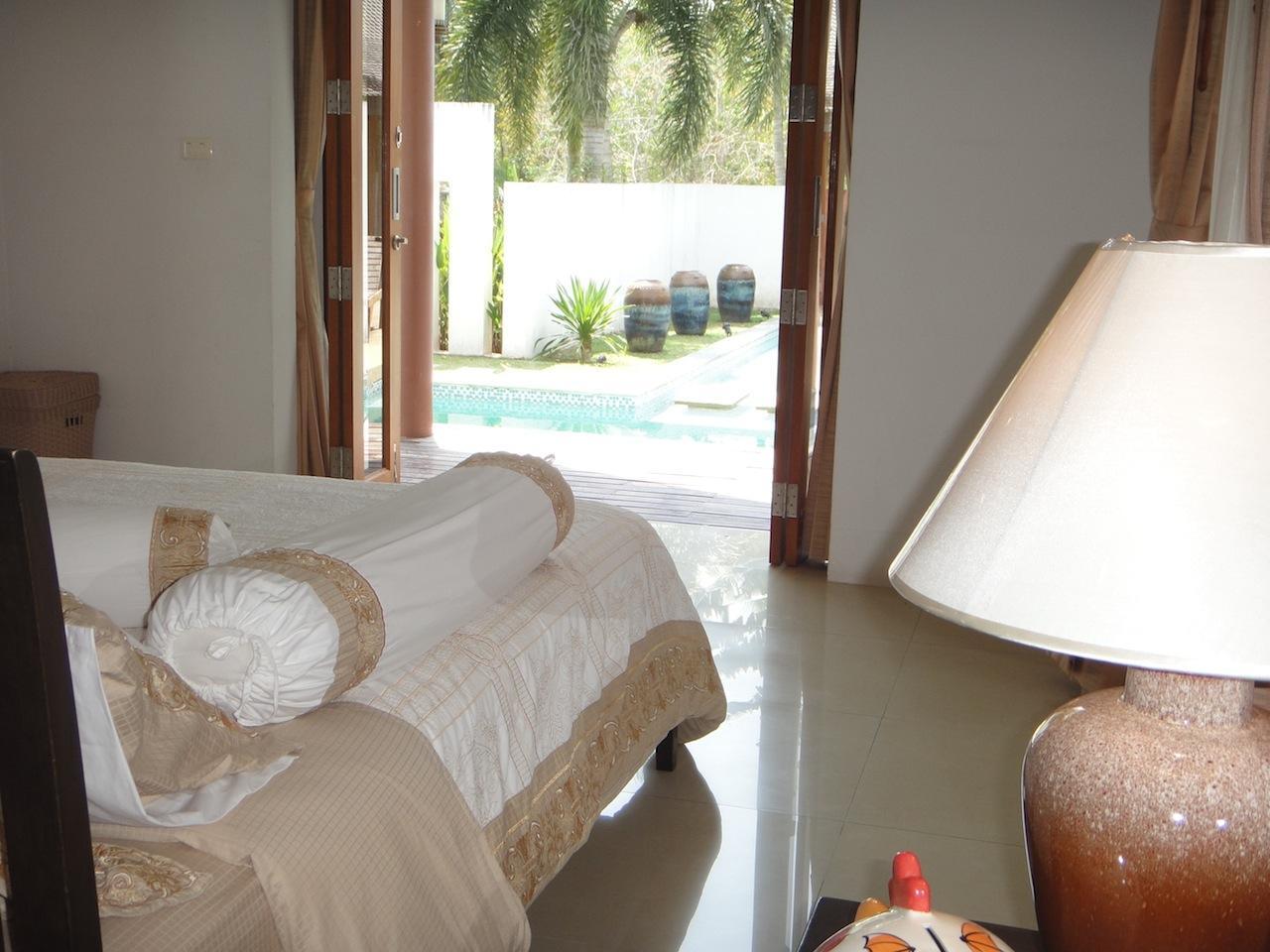 De Chom Villa De Chom Villa is perfectly located for both business and leisure guests in Phang Nga. The hotel offers a wide range of amenities and perks to ensure you have a great time. 24-hour room service, free W