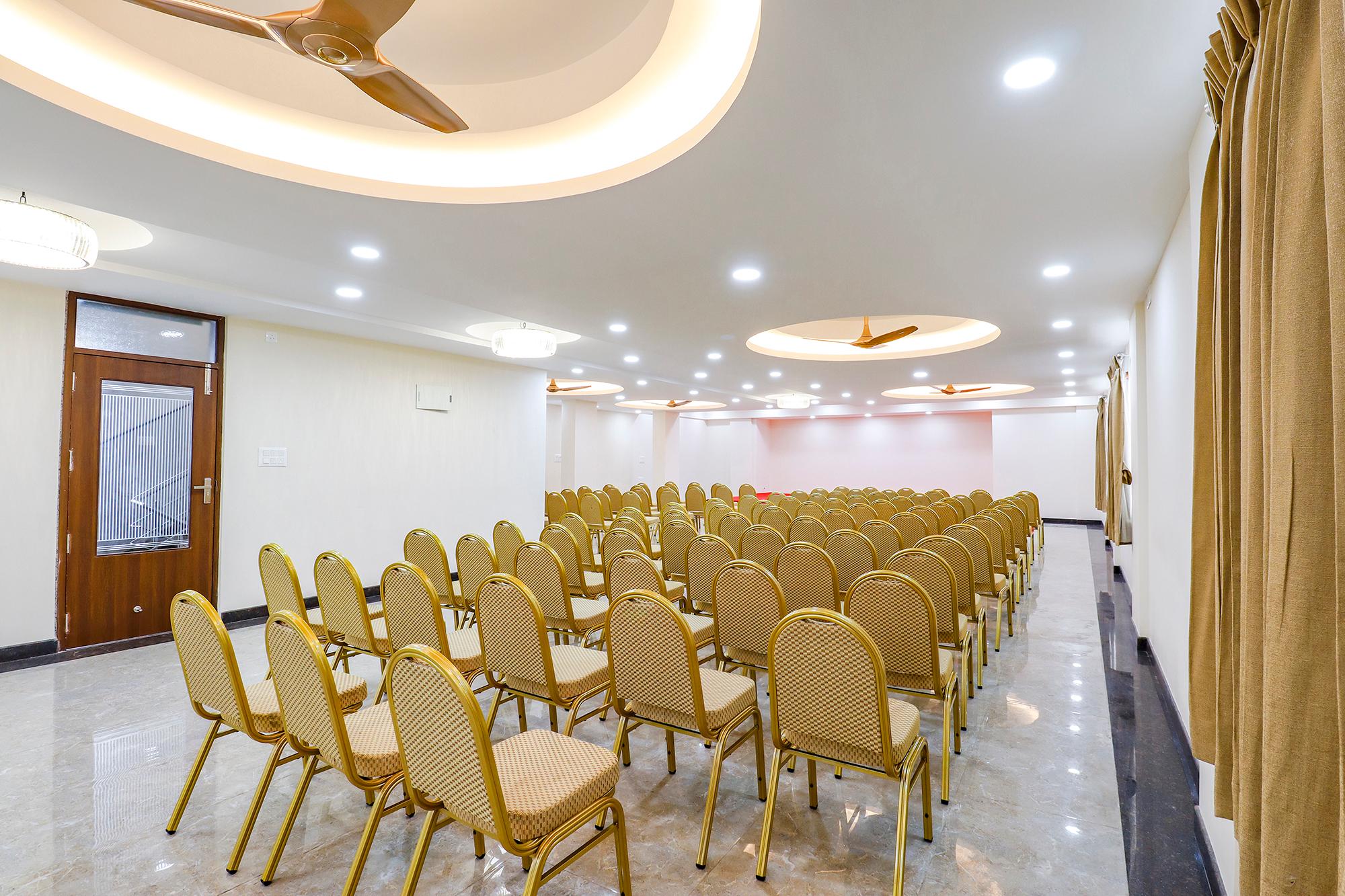 FabHotel Sathya Comforts - Nr. Commercial Street - Gallery image 4