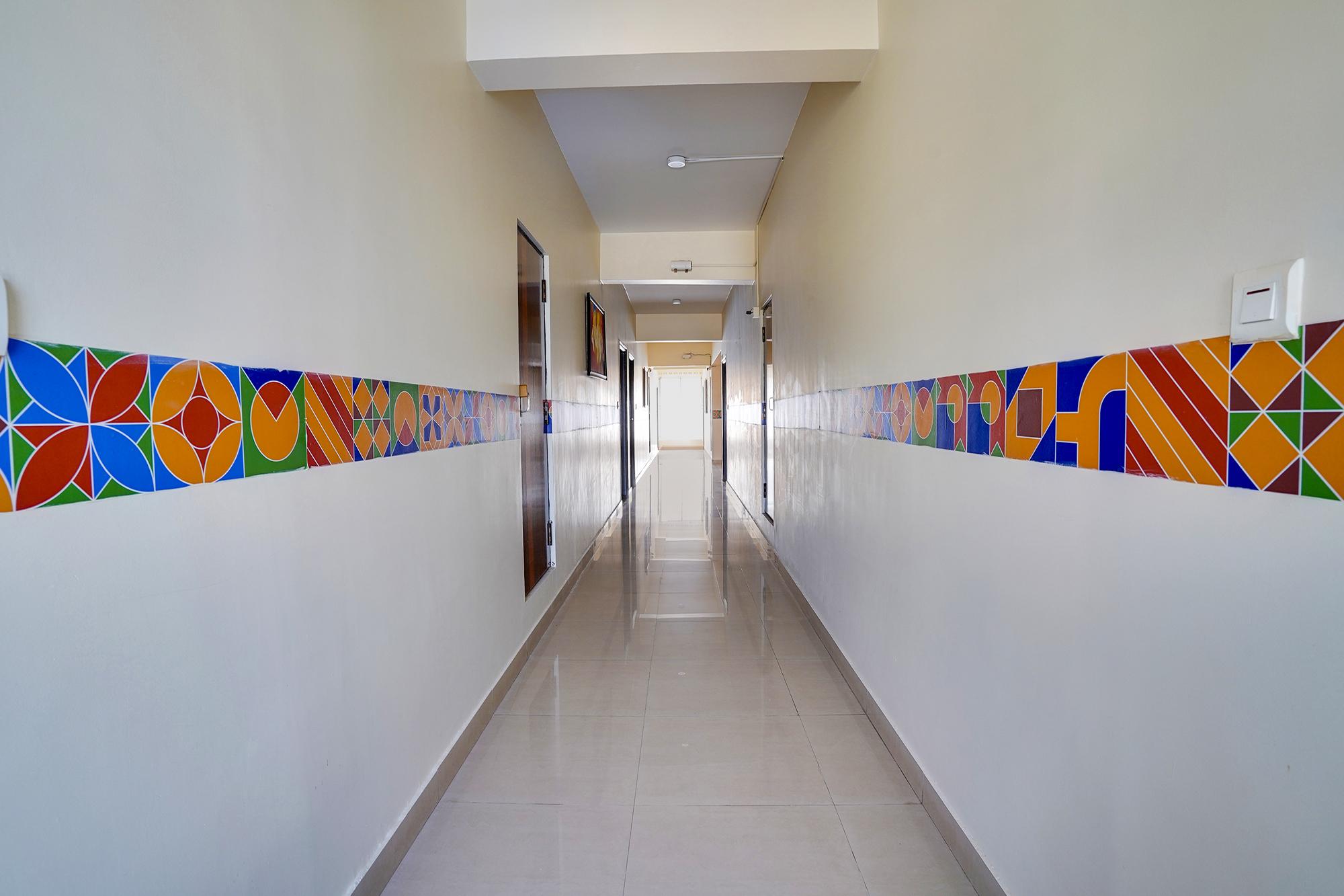 Slide image 2 for FabHotel Astra - Electronic City