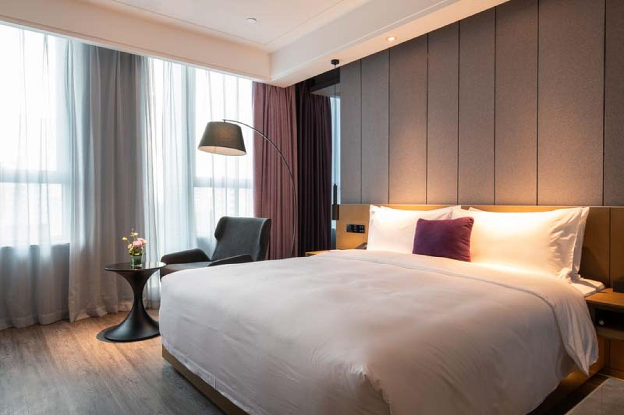 Mercure Kunshan Hi Tech Zone Mercure Kunshan Hi Tech Zone is perfectly located for both business and leisure guests in Kunshan. Both business travelers and tourists can enjoy the propertys facilities and services. Service-minded