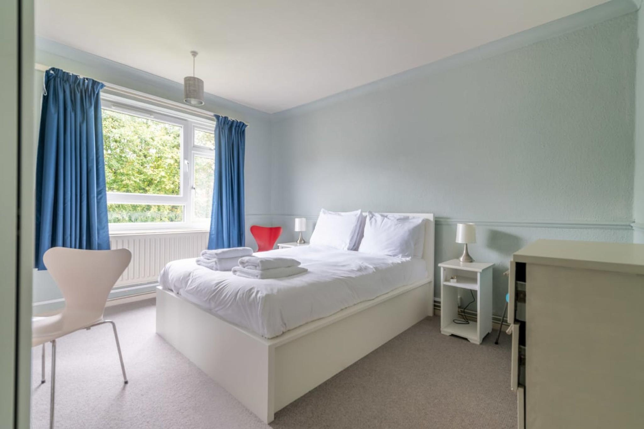 Slide image 1 for Charming One Bed Abode In East Putney