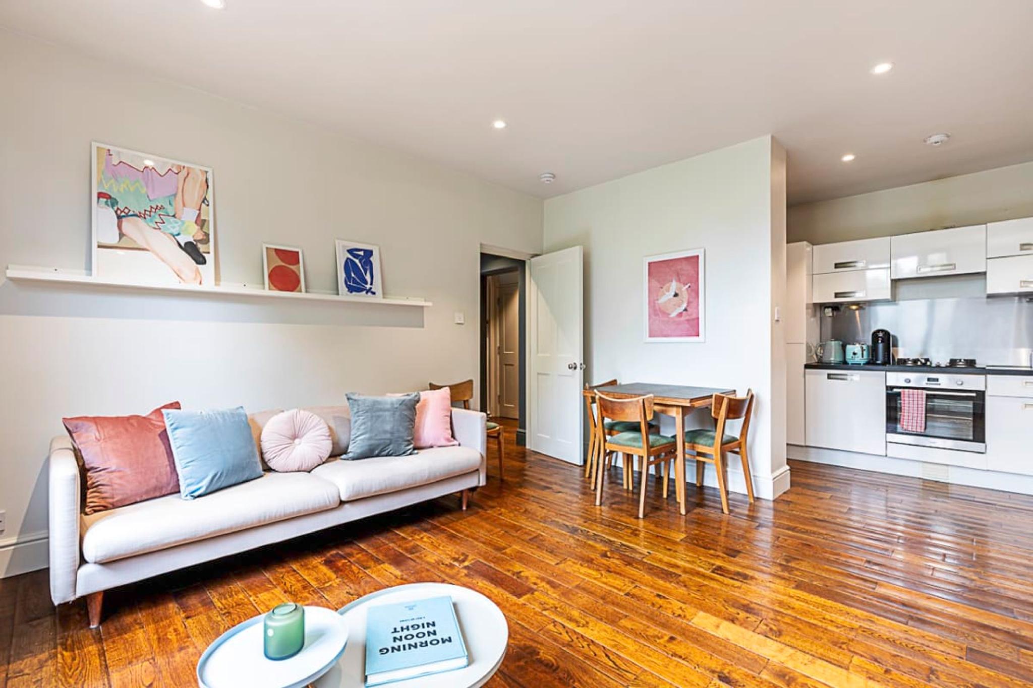 Hotel image for Stylish Riverside Retreat in Central London