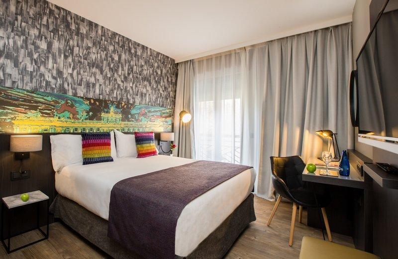 Leonardo Boutique Hotel Madrid Leonardo Boutique Hotel Madrid is conveniently located in the popular Chamberi area. The hotel has everything you need for a comfortable stay. Take advantage of the hotels free Wi-Fi in all rooms, da