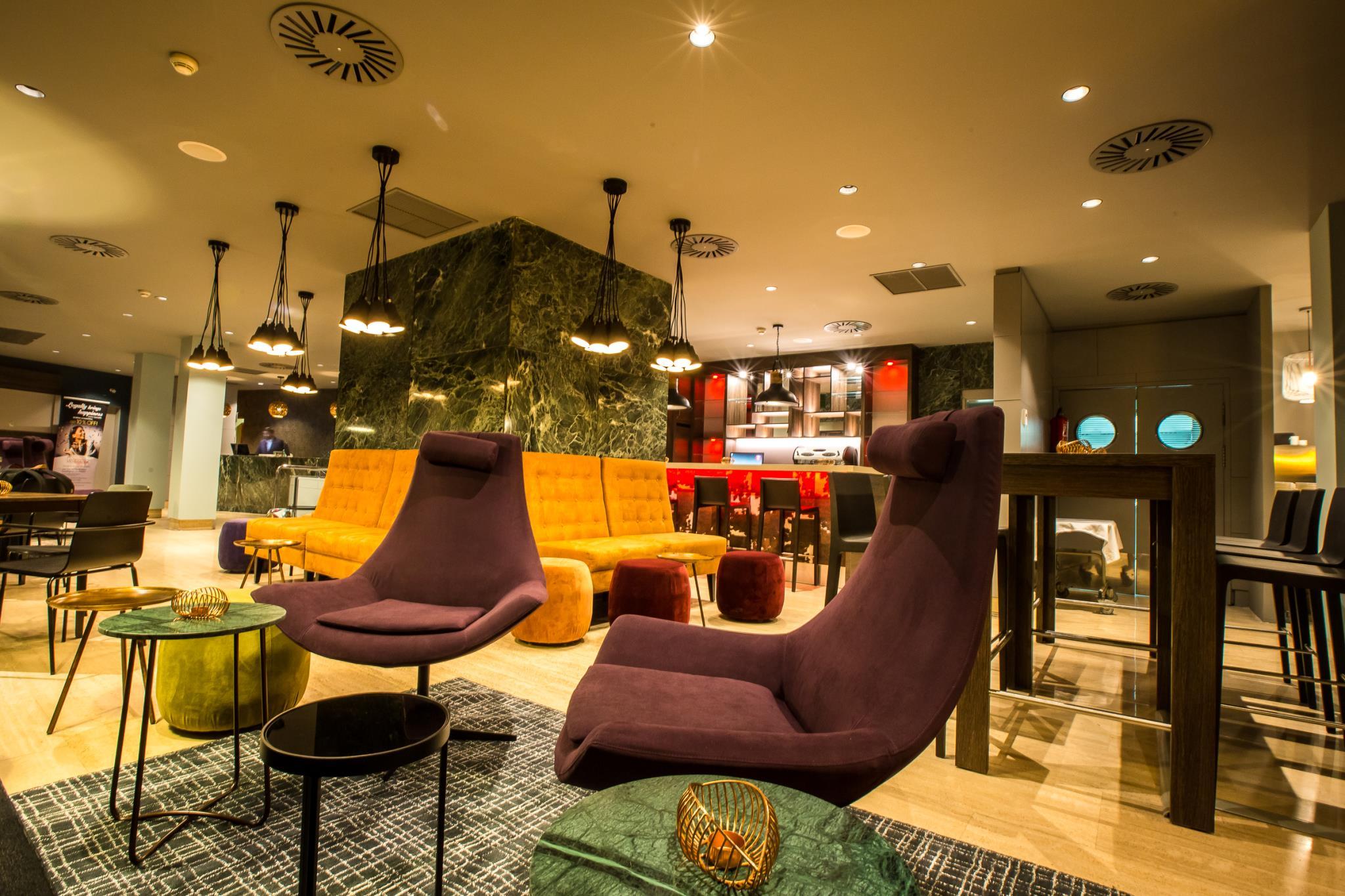 Leonardo Boutique Hotel Madrid Leonardo Boutique Hotel Madrid is conveniently located in the popular Chamberi area. The hotel has everything you need for a comfortable stay. Take advantage of the hotels free Wi-Fi in all rooms, da