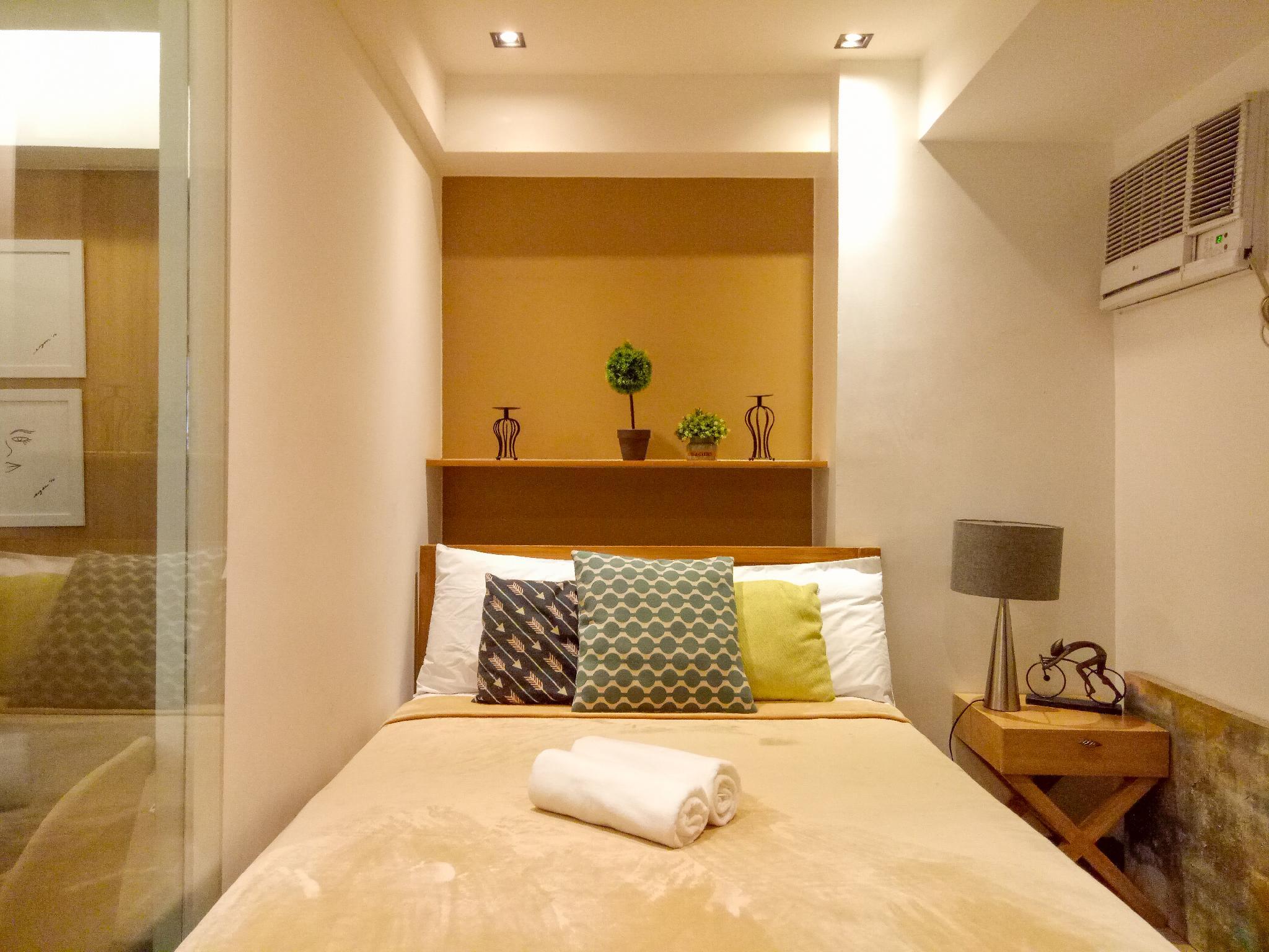 Grand Canal Mall 1BR + WiFi at BGC Taguig