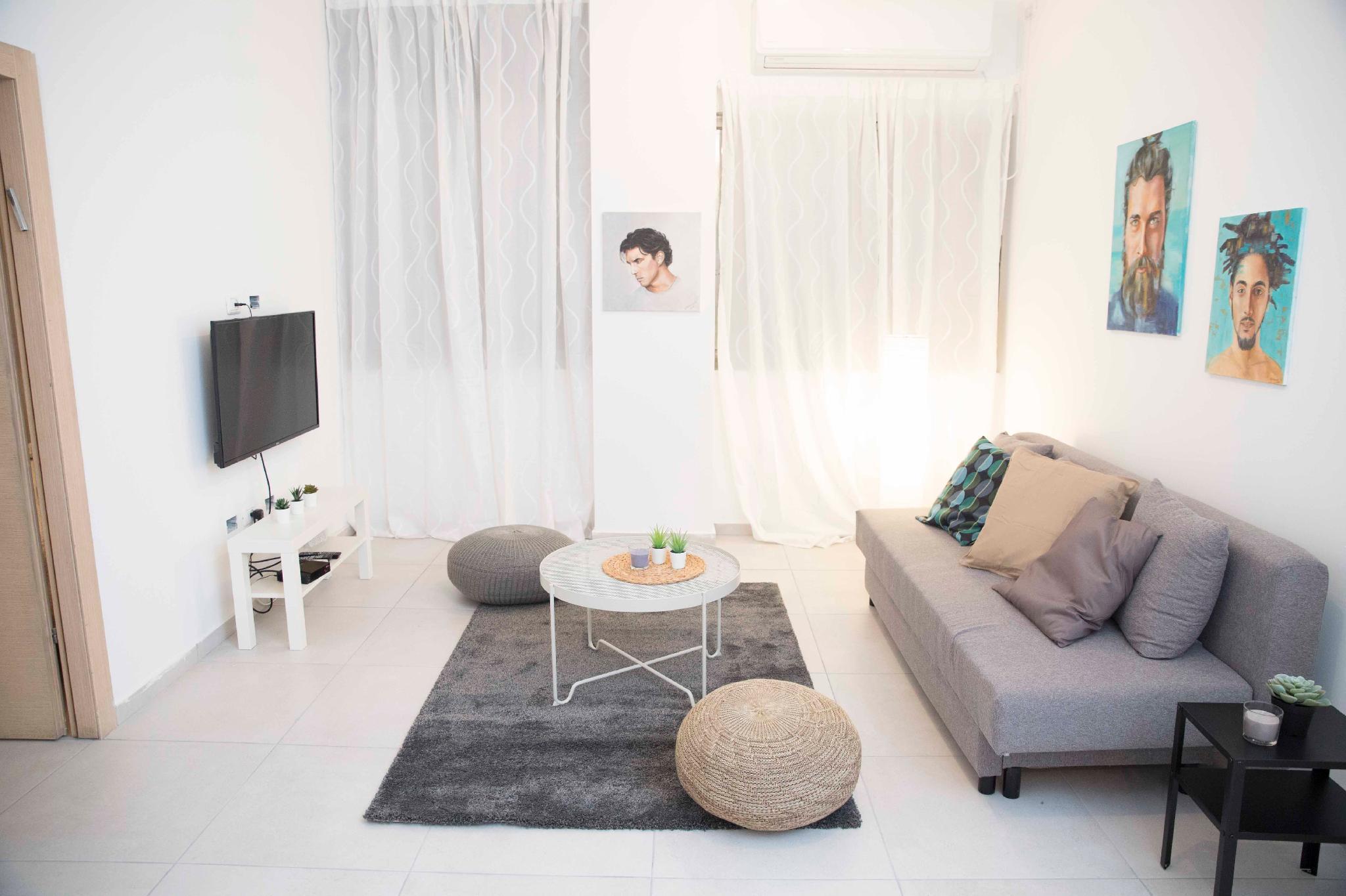 This photo about Diamond Exchange Flat shared on HyHotel.com
