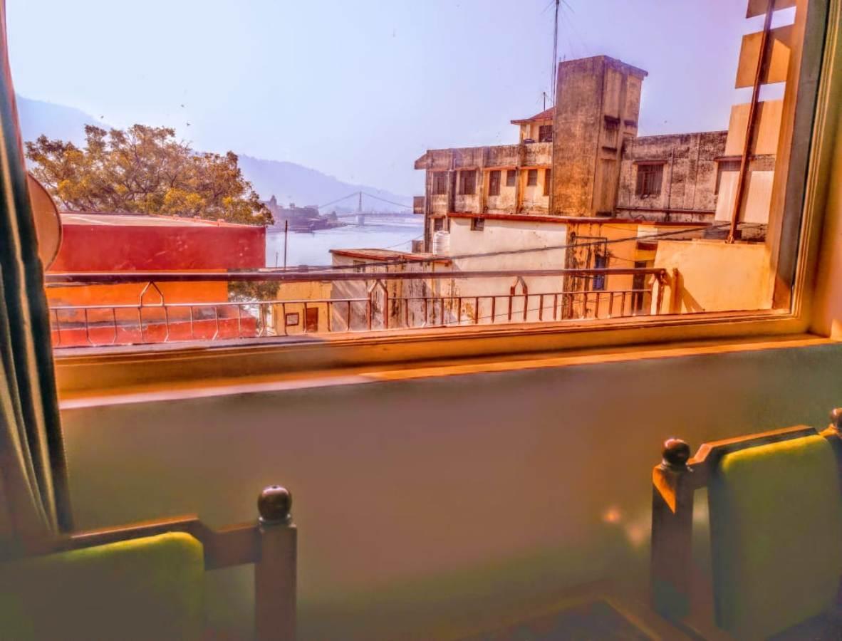 Sanskriti Vedic Retreat Set in a prime location of Rishikesh, Sanskriti Vedic Retreat puts everything the city has to offer just outside your doorstep. The hotel offers a high standard of service and amenities to suit the in