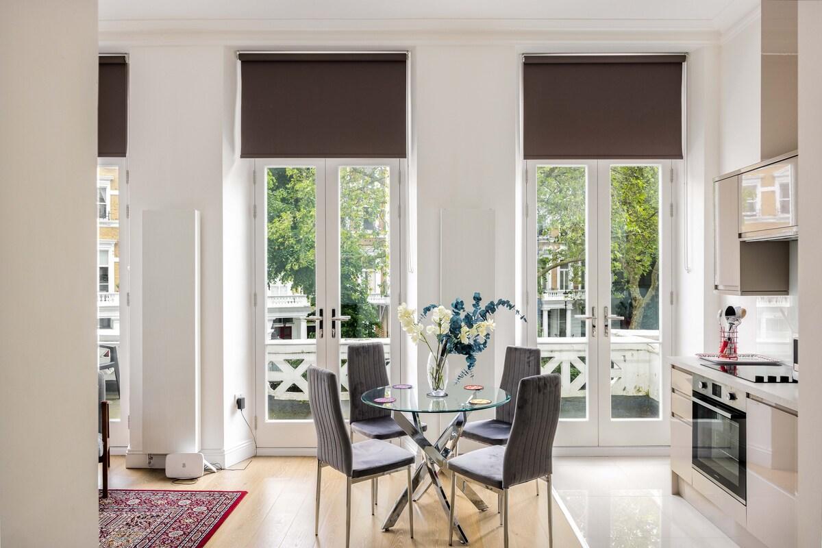 Balcony South Kensington Luxury 2 bed apartment - Gallery image 4