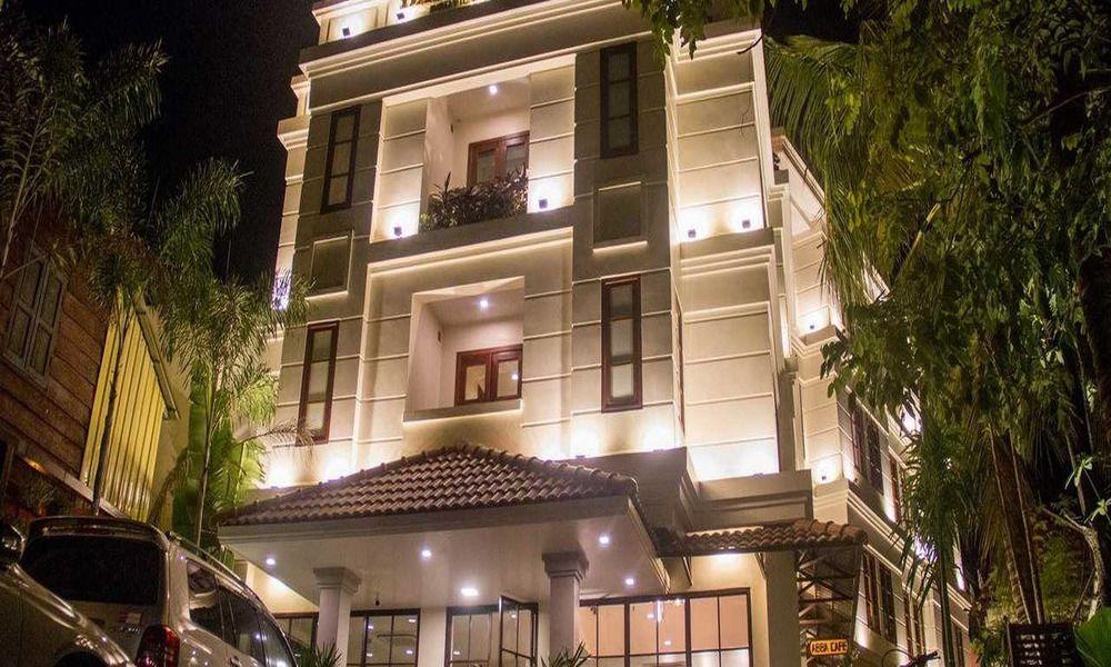 Day Sunrise Boutique Hotel Stop at Day Sunrise Boutique Hotel to discover the wonders of Siem Reap. The property features a wide range of facilities to make your stay a pleasant experience. Free Wi-Fi in all rooms, 24-hour secu