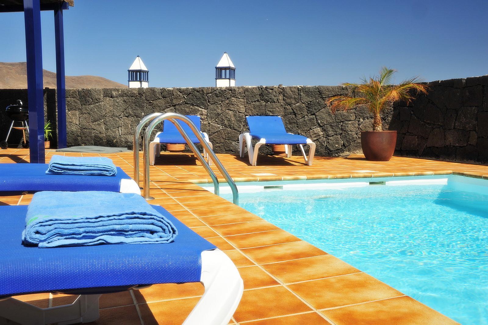 This photo about 100581 -  Villa in Lanzarote shared on HyHotel.com