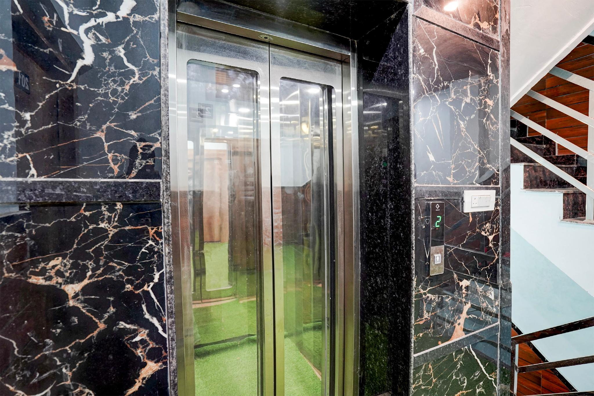 Hotel O Paras - Gallery image 3